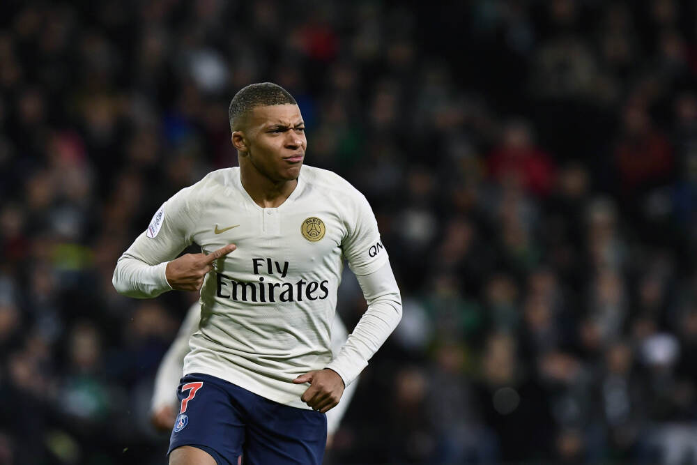 44岁阿隆索哭晕？冬窗想买2人自救遭皇马否决 老佛爷只关心打官司